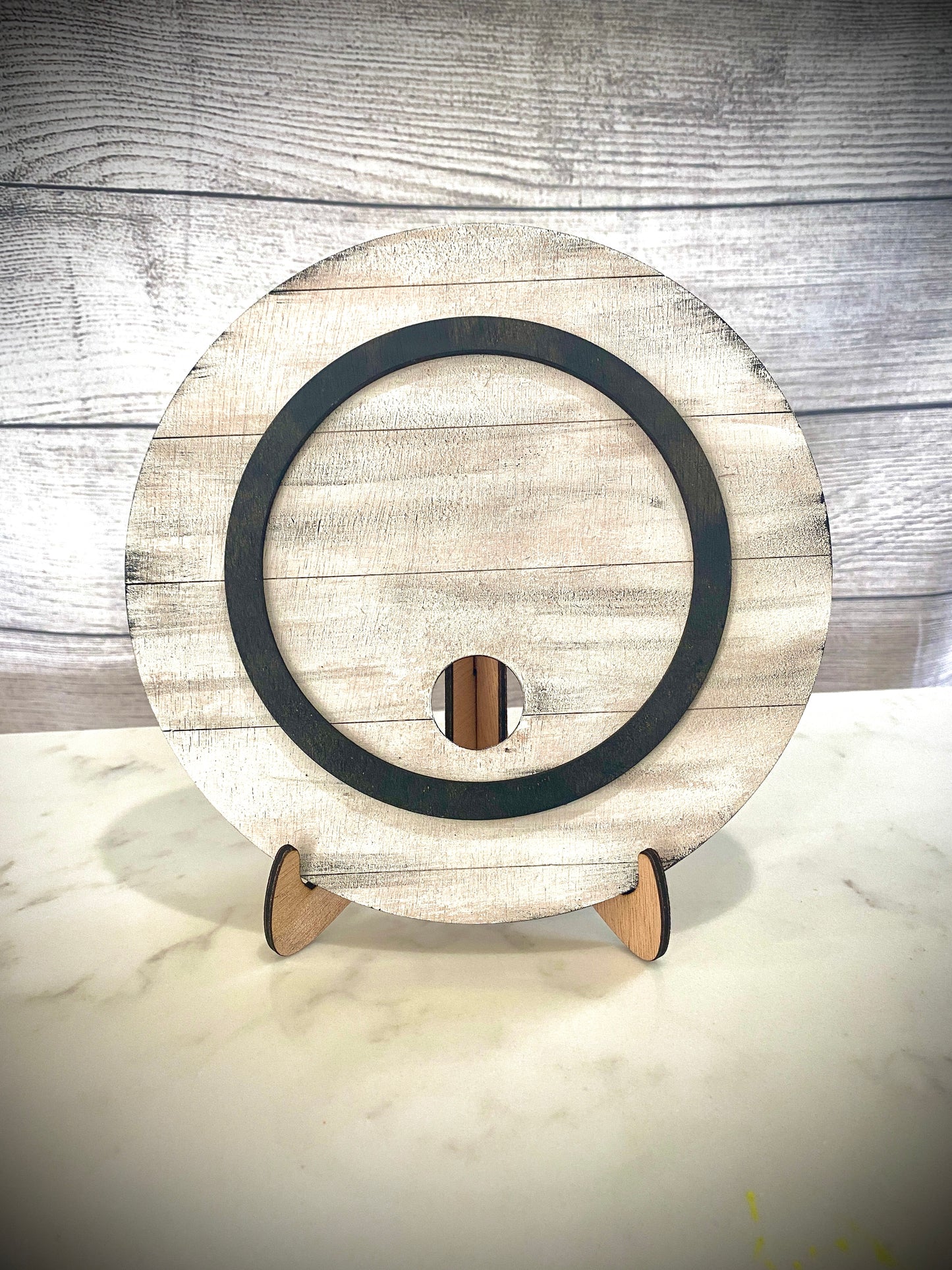 Interchangeable Shiplap Round Shelf Sitter